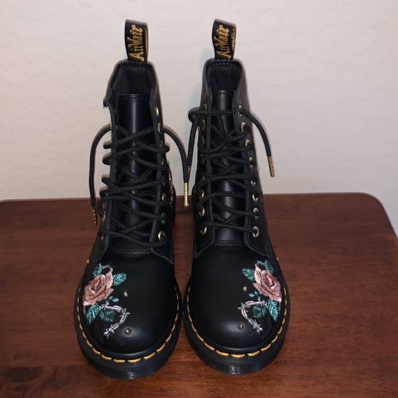 DR MARTENS BRAND NEW & GORGEOUS SIZE 5 1490 VONDA CHAIN FLORAL BOOTS - Picture 2 of 11